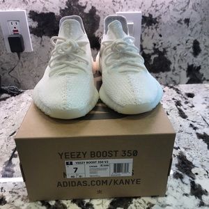AUTHENTIC YEEZY 350 BOOST V2 TRIPLE WHITE